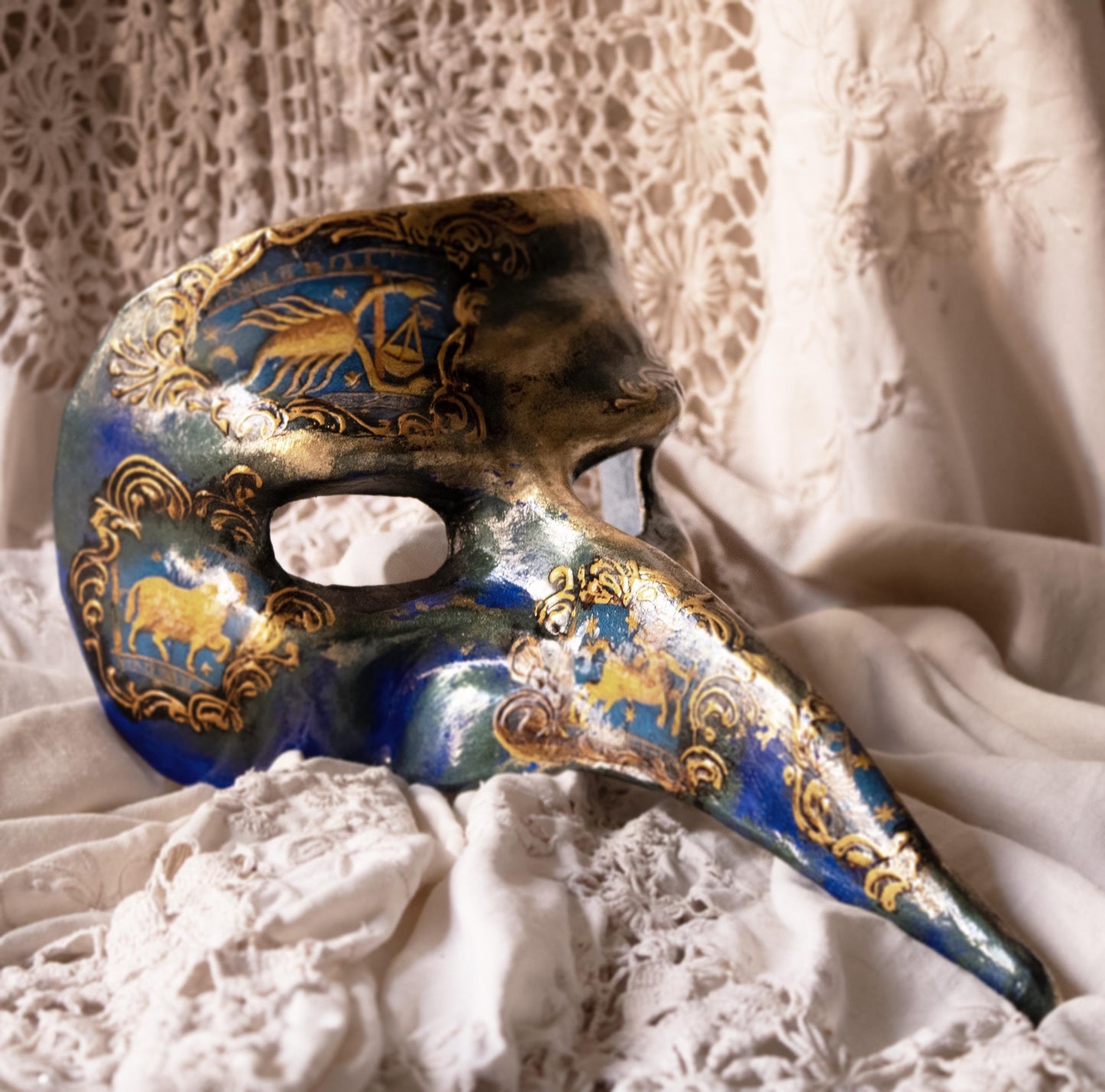 Naso turco, maschera veneziana decoupage Torre dell'Orologio di Venezia