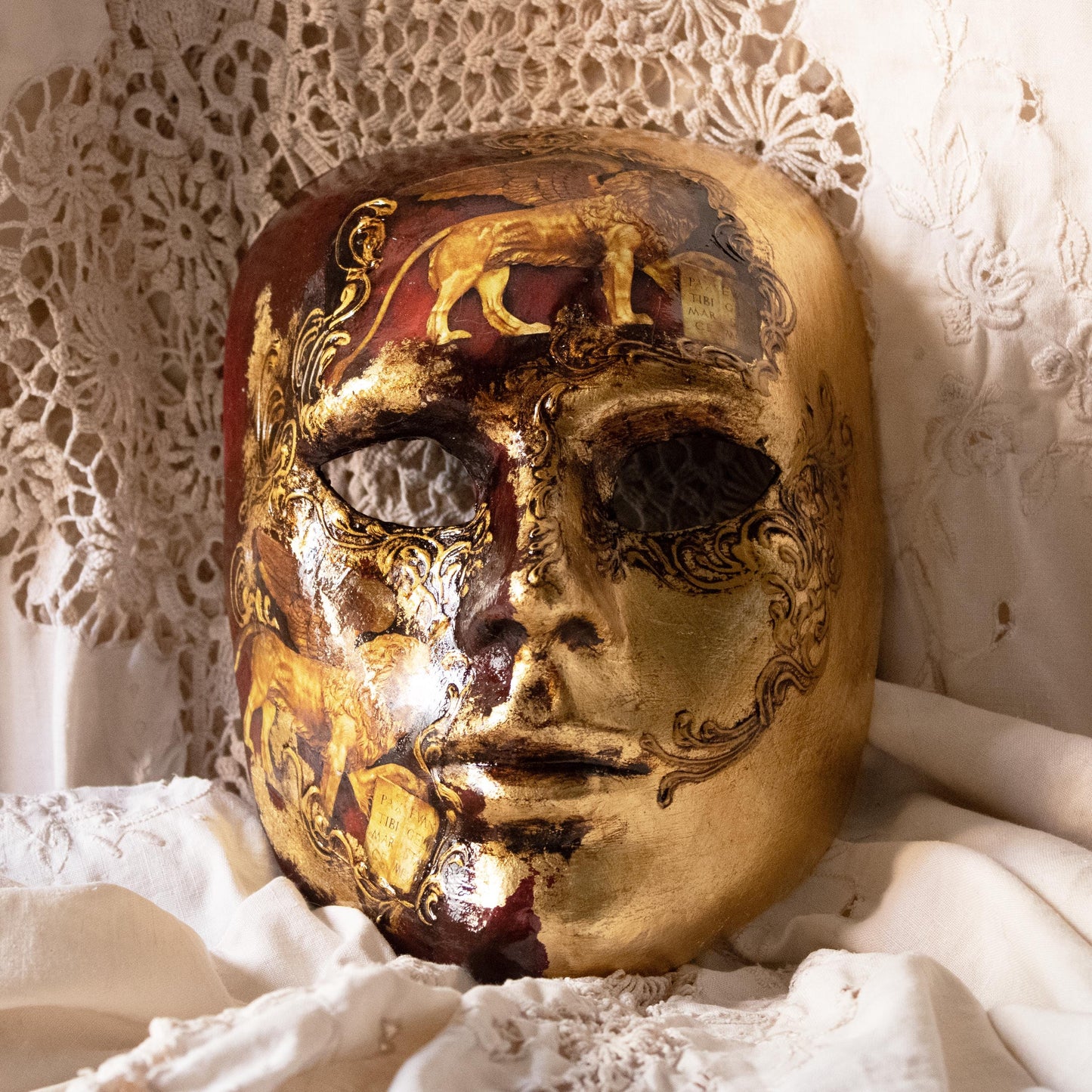 Volto Uomo maschera veneziana Leone San Marco decoupage in cartapesta foglia oro