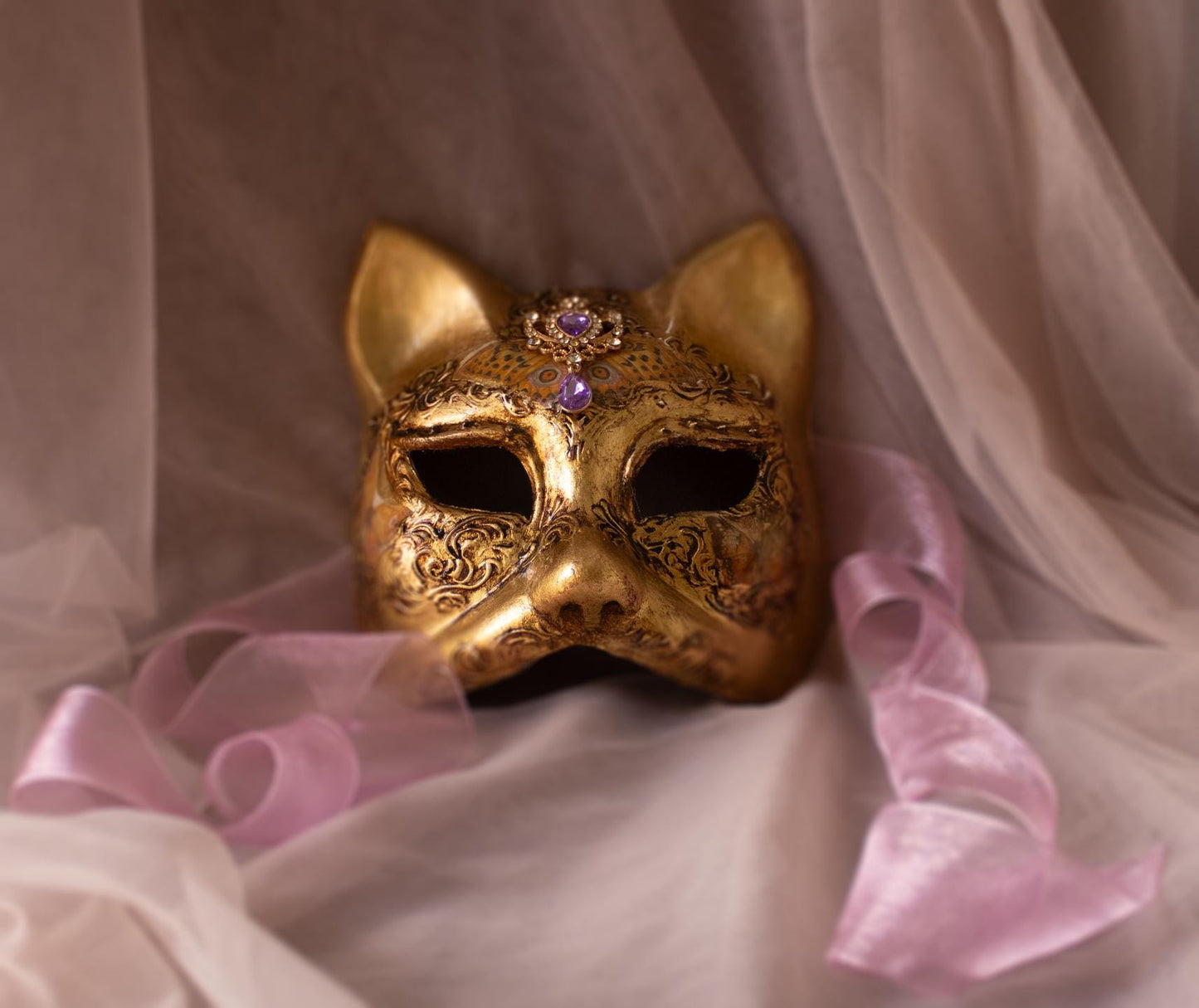 Maschera Veneziana Fatta a Mano: Farfalla Gattino, Dettaglio Foglia Oro