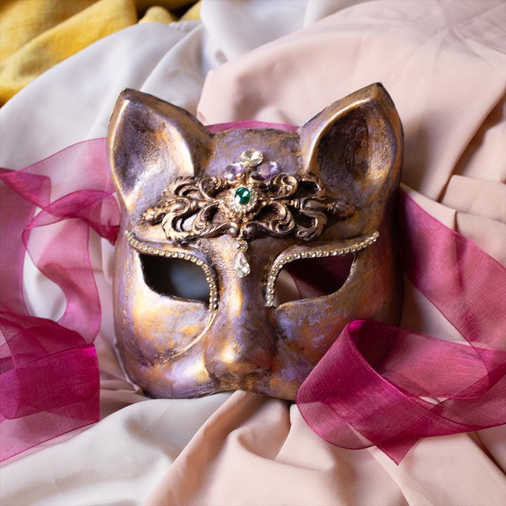 Maschera veneziana fatta a mano con gatto: decoupage in foglia d'oro, dettagli in rilievo