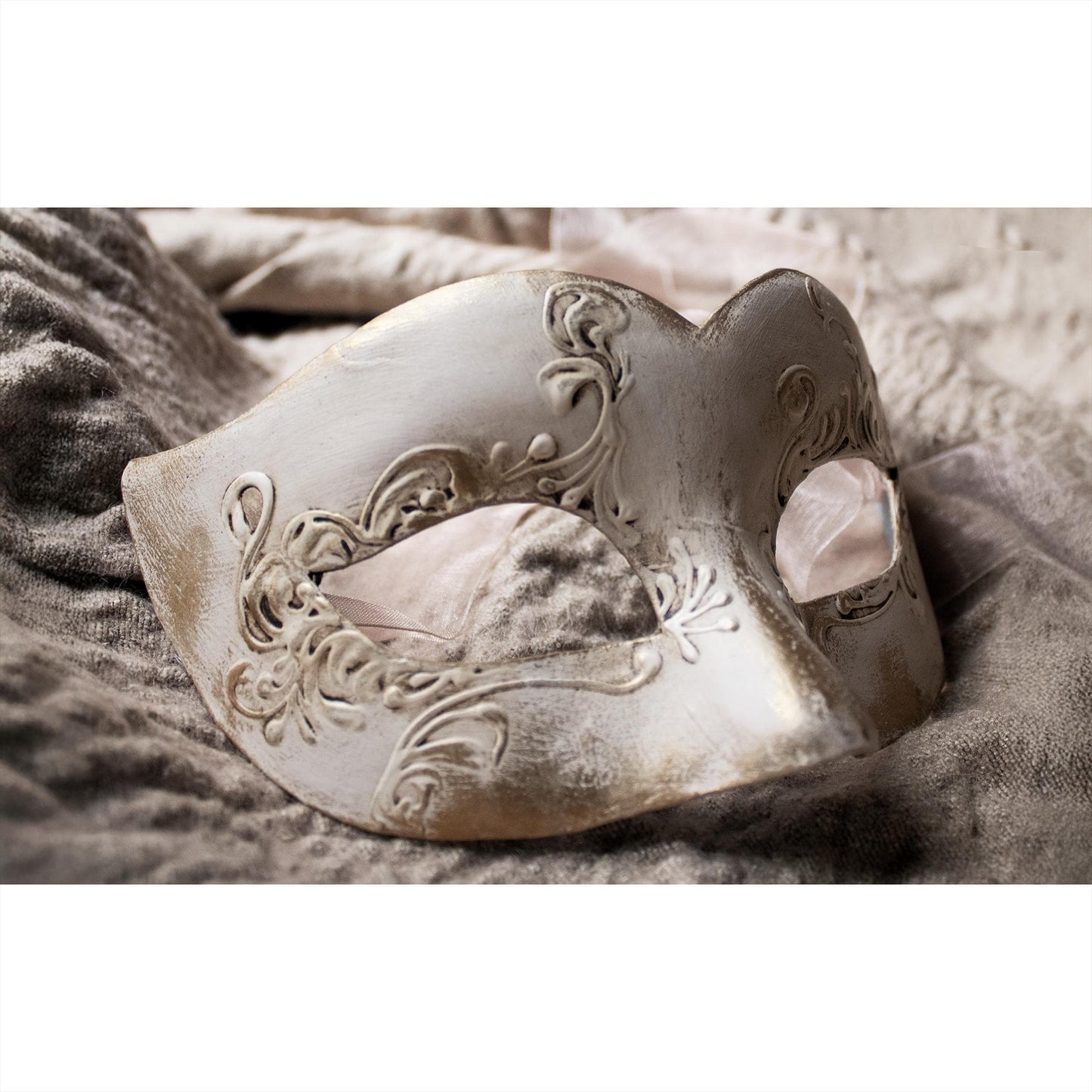 Maschera Veneziana Artigianale: Colombina Branca